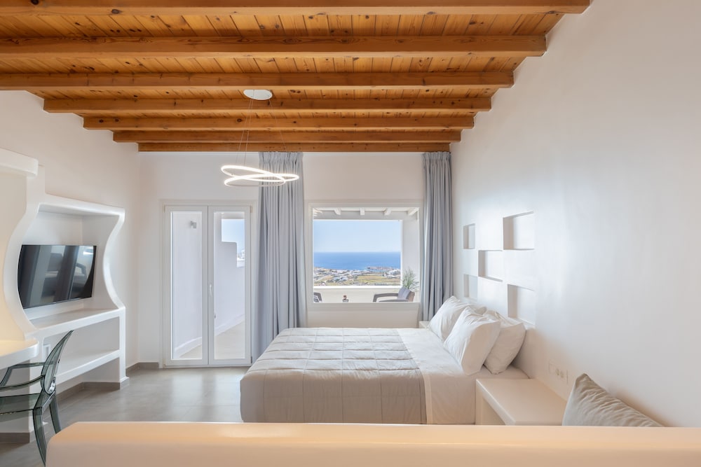 Superior Suite, 1 Queen Bed With Sofa Bed, Sea View
