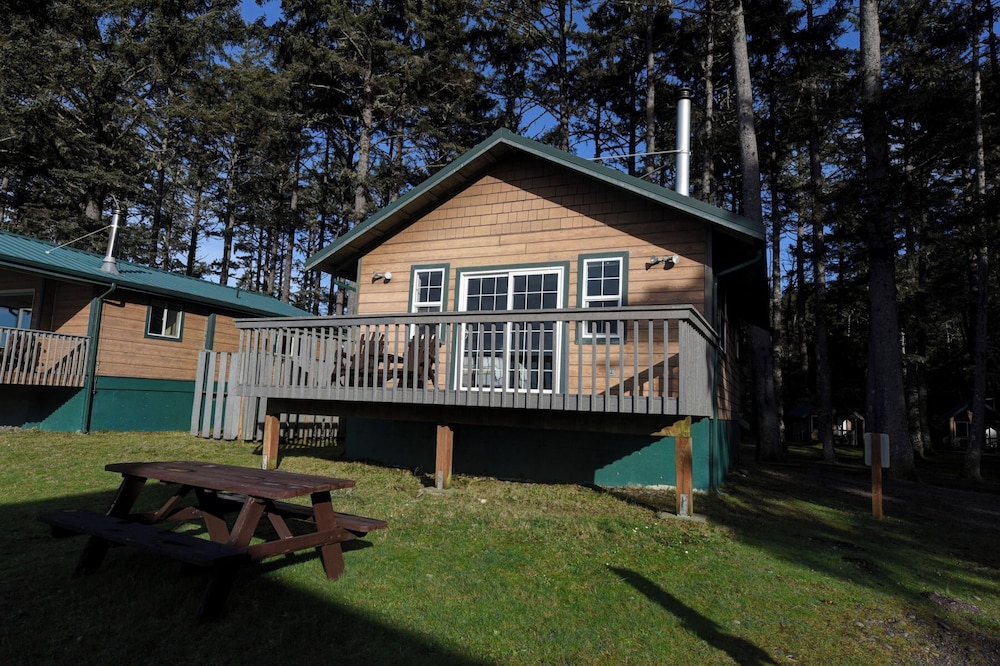 Deluxe Cabin, 1 King Bed, Ocean View, Oceanfront
