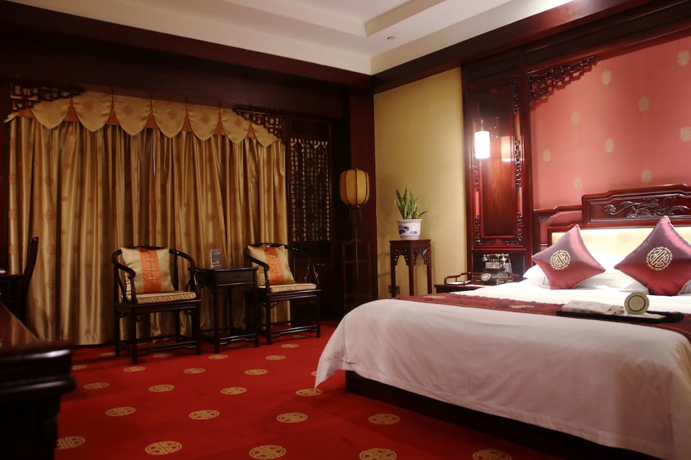 Deluxe Suite photo 3