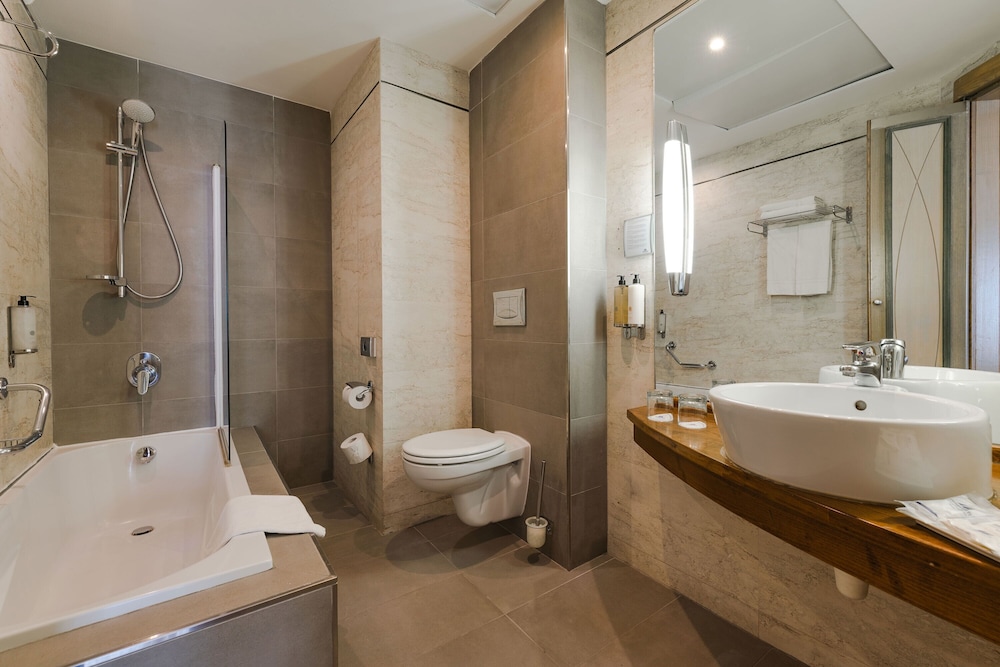 Double or Twin Room, Jetted Tub - Photo 7