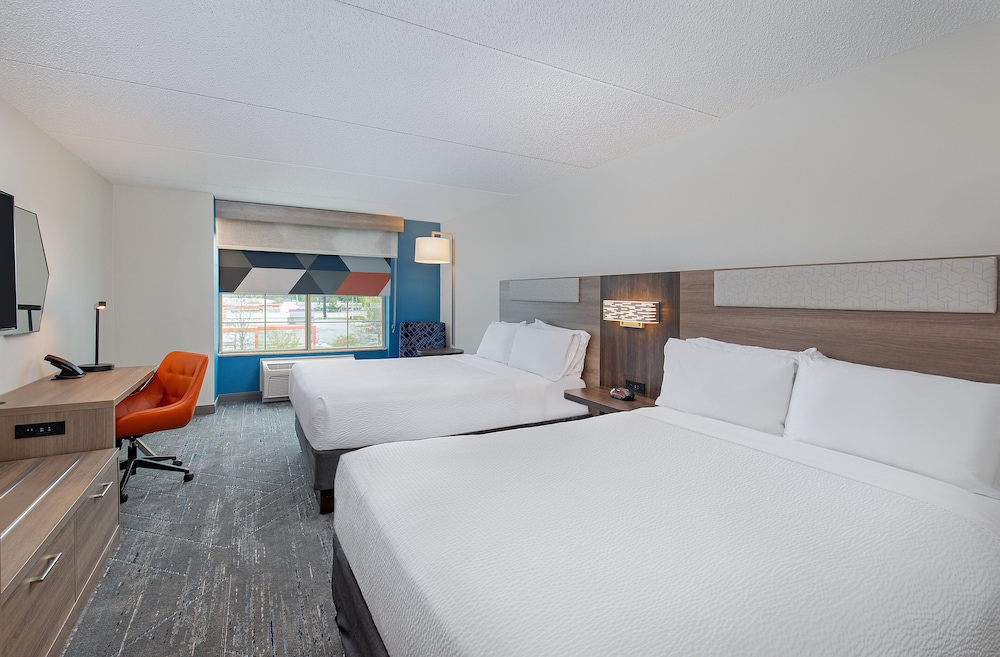 Suite, Multiple Beds (Additional Living Area) - Photo 1