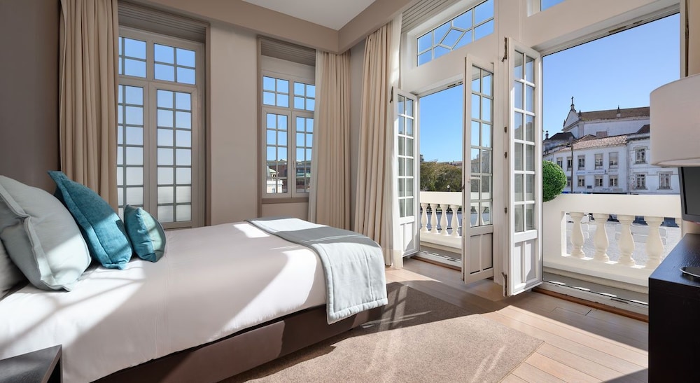 Junior Suite, Balcony, Canal View