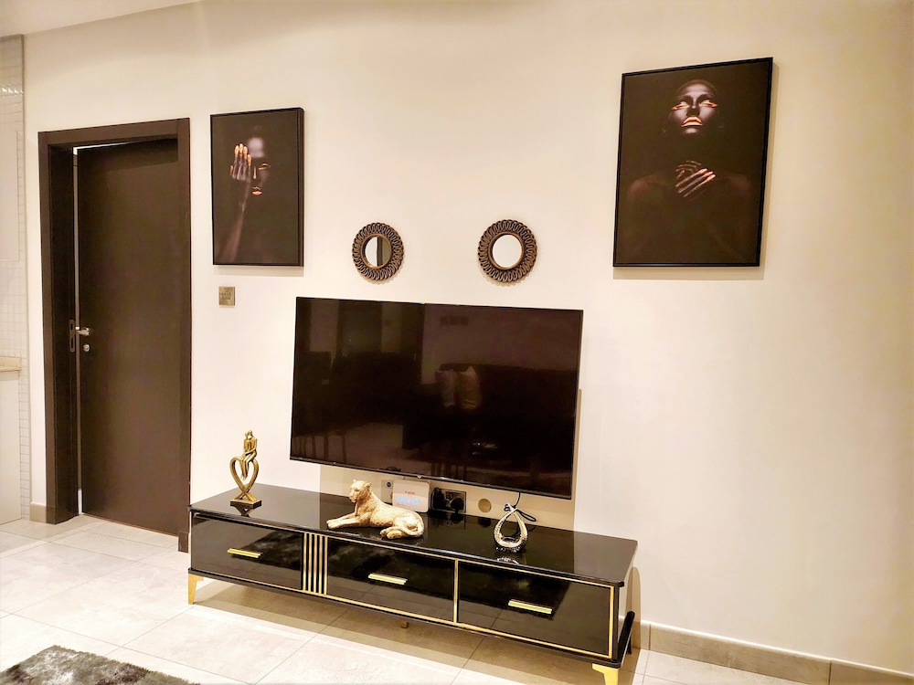 Luxury Apartment photo 3