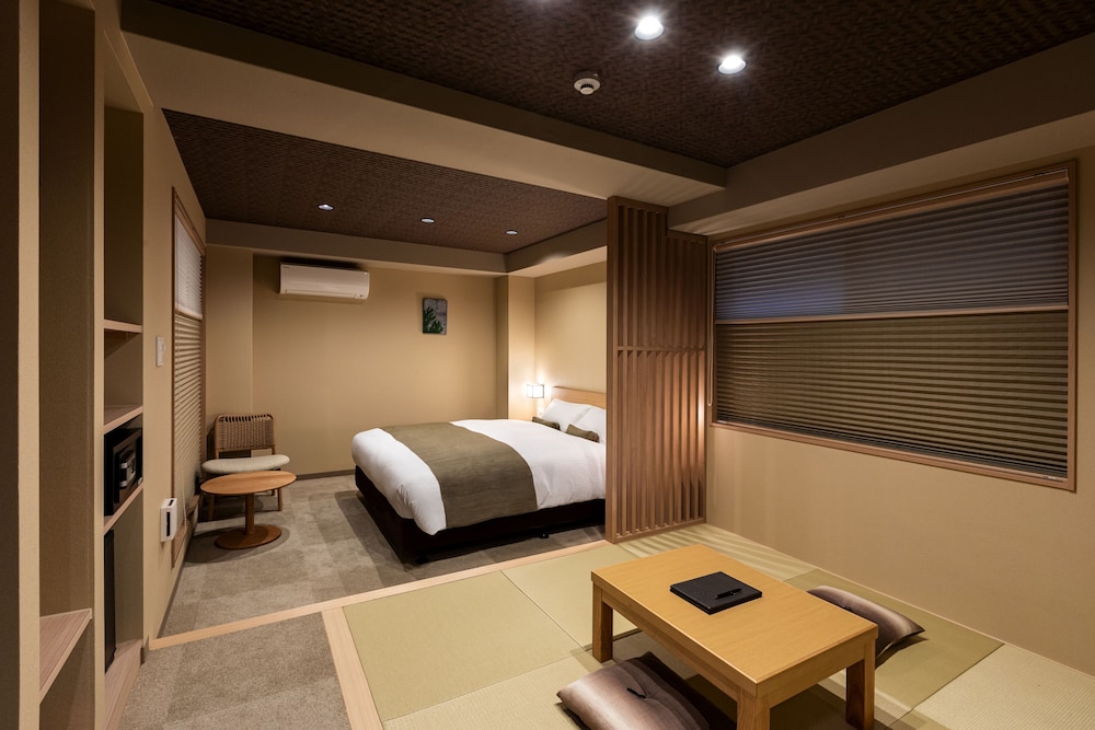 Queen Room with Tatami A photo 3