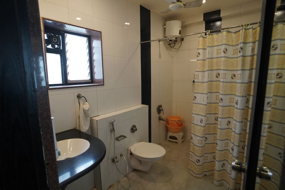 Suite Room - Photo 2