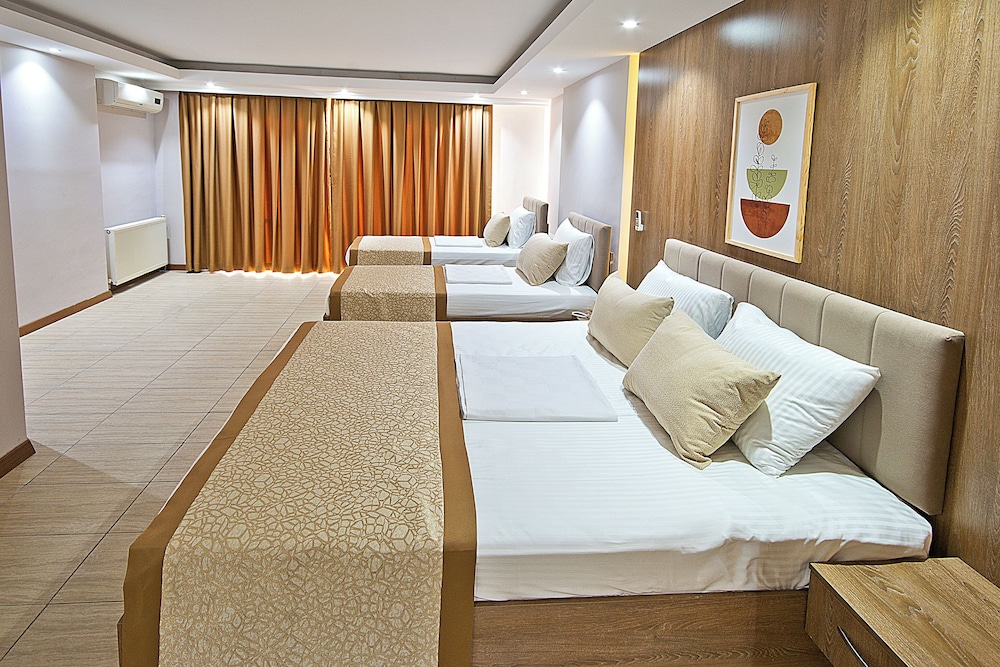 Deluxe Quadruple Room photo 1