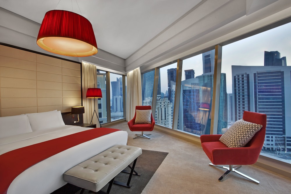 Suite, 1 Bedroom - Photo 6