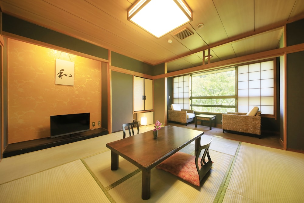Superior Room, Non Smoking, Shared Bathroom