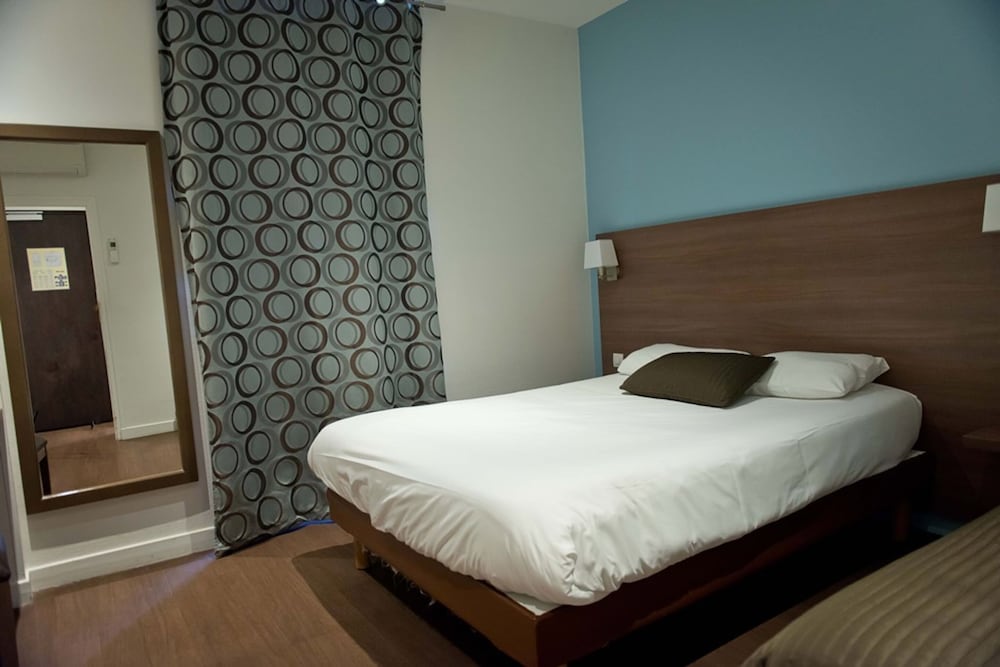 Triple Room, Private Bathroom - Photo 4