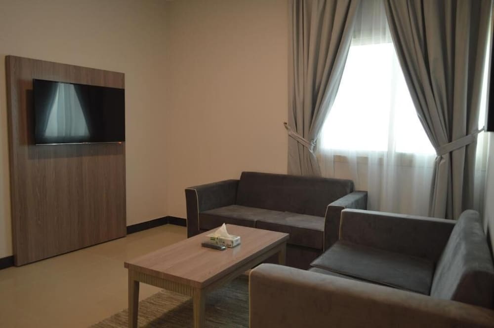 Two Bedroom Apartment - Photo 2