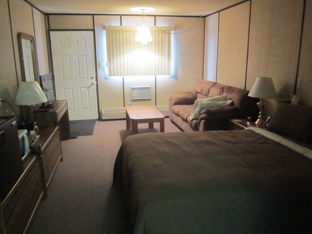 Standard Room, 1 Queen Bed photo 2