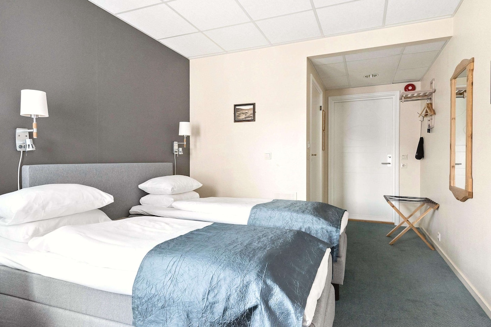 Standard Room, 2 Twin Beds, Non Smoking - Photo 3