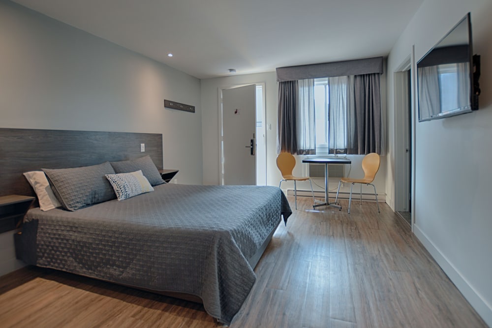 Budget Room, 1 Queen Bed, Smoking photo 2