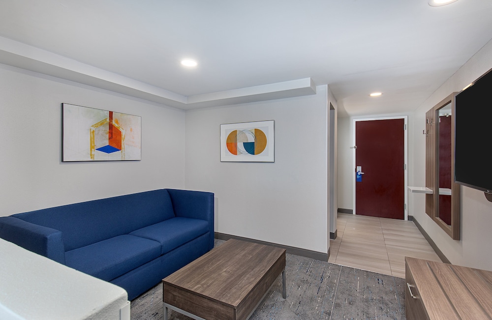 Suite, 2 Bedrooms - Photo 6