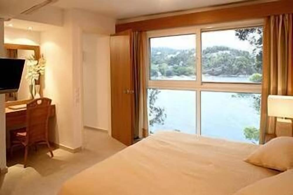 Suite, Jetted Tub, Sea View photo 3