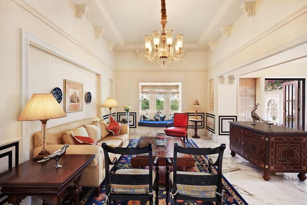 Luxury Suite, Private Pool - Photo 4
