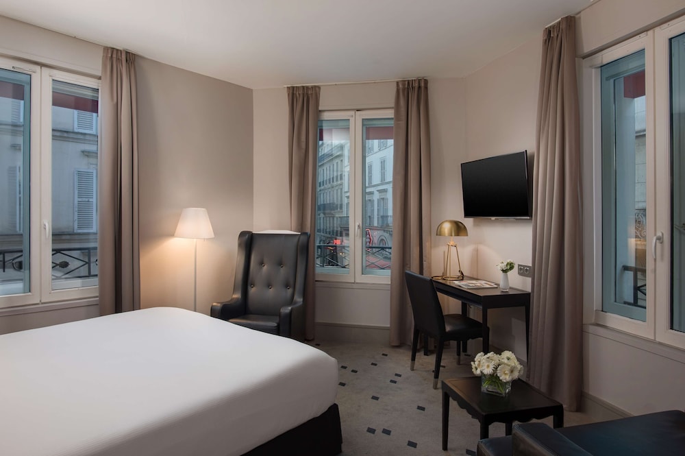 Junior Suite (Extra Bed 3 Adults)