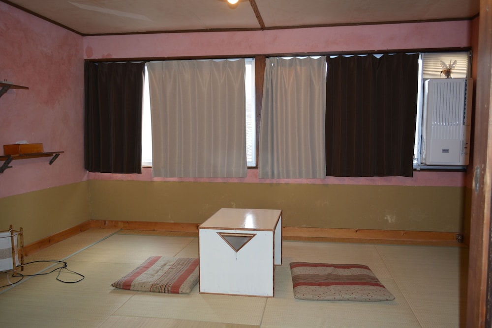 Room (Spring) photo 3