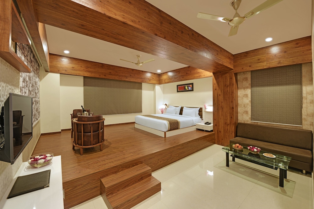 Royal Suite Room with Two way Airport Transfer