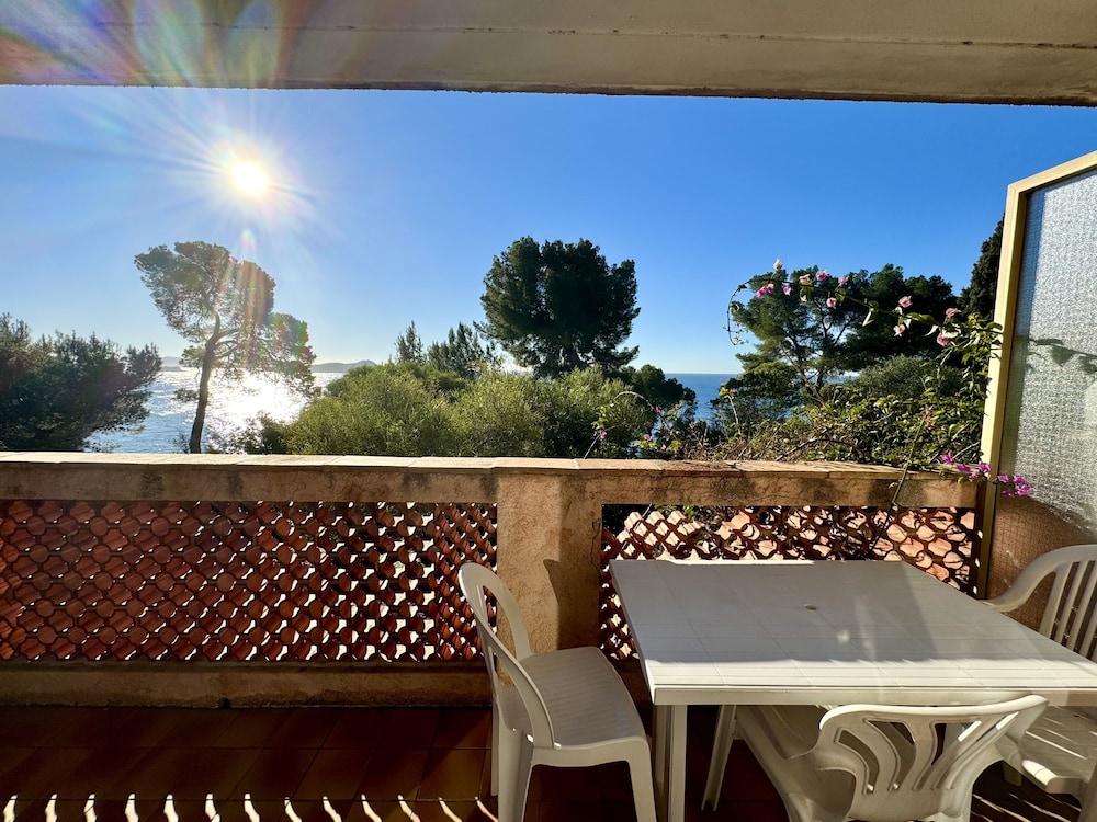 Studio, Kitchenette, Park View photo 3