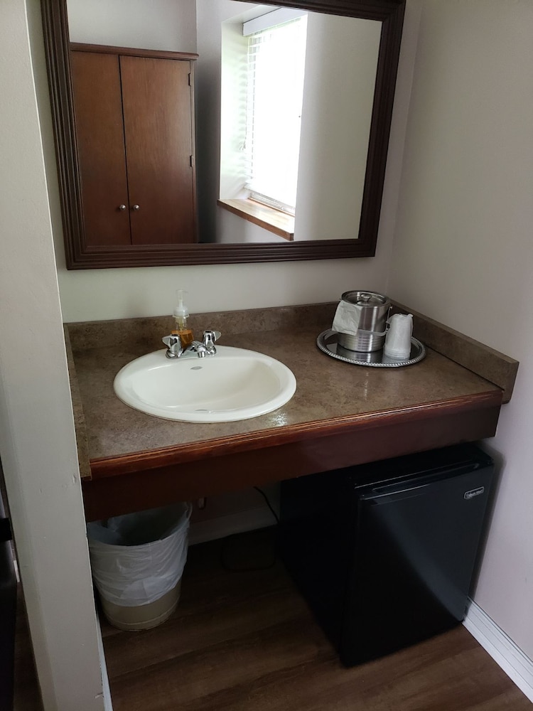 Deluxe Double Room, 2 Double Beds, Accessible (No pets) photo 3