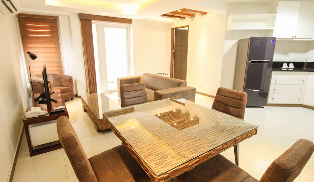 Superior Condo, 1 King Bed, Pool View photo 3