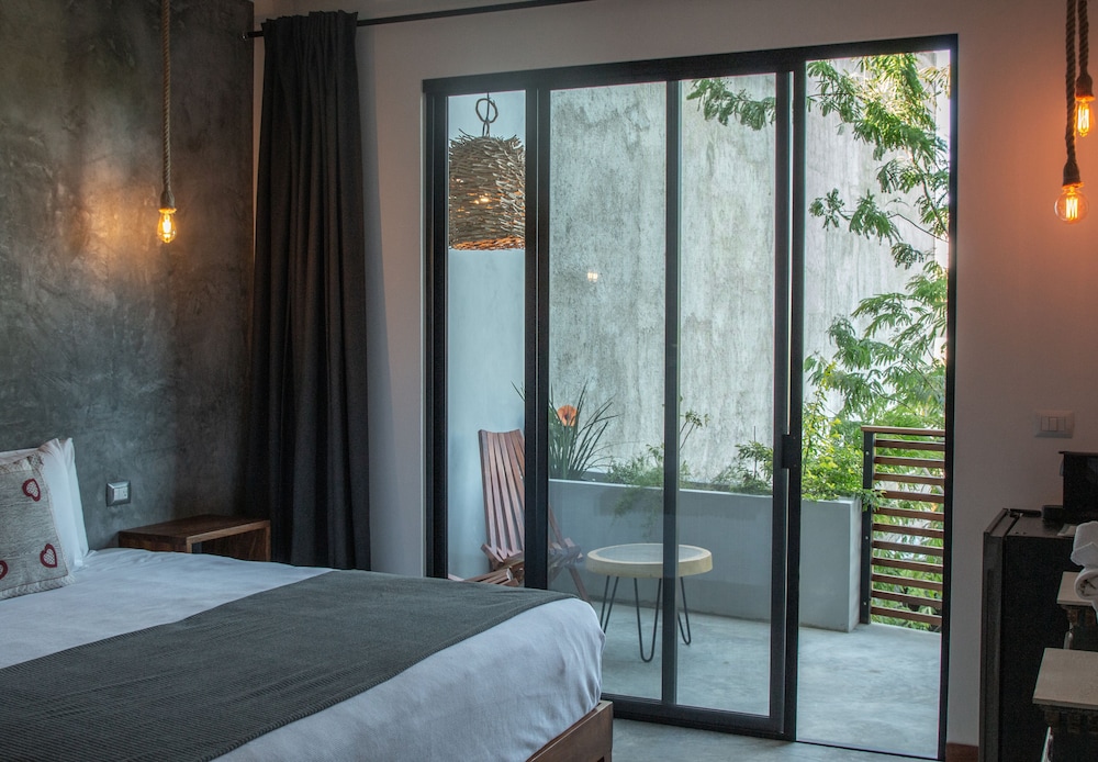 Family Suite, 2 Bedrooms, Pool View