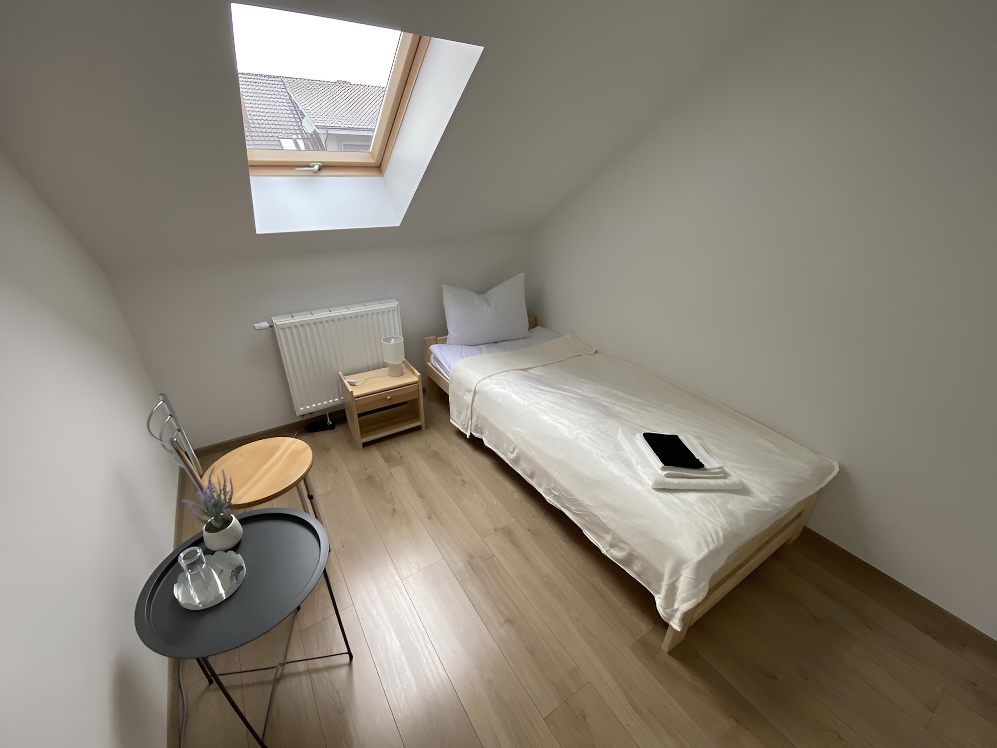 Economy Triple Room photo 3