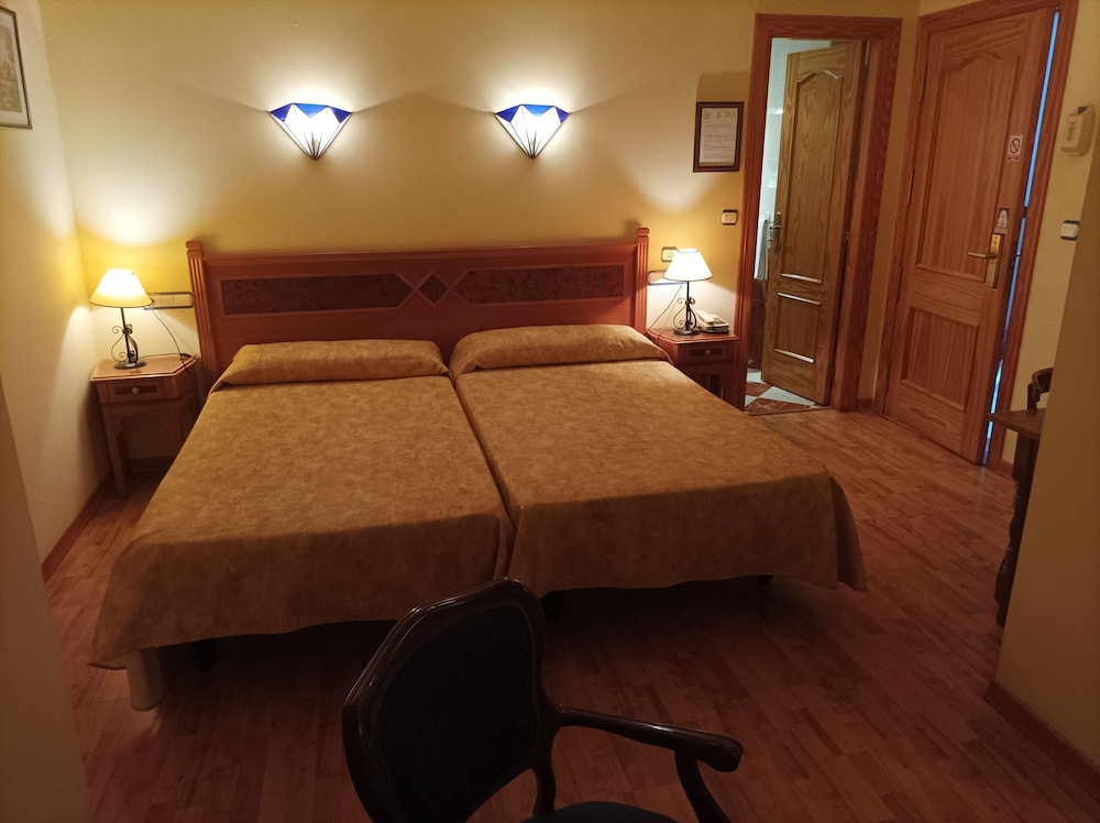 Double Room, 2 Twin Beds, Terrace, Mountain View - Photo 1