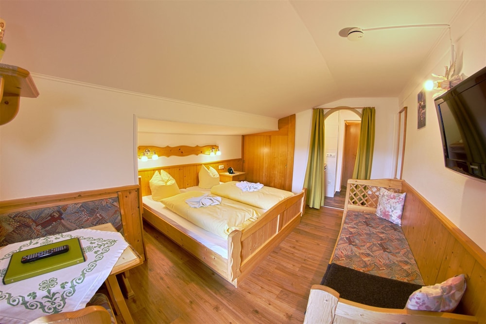 Double Room, Balcony (Attic Floor, Shower In The Room) photo 1