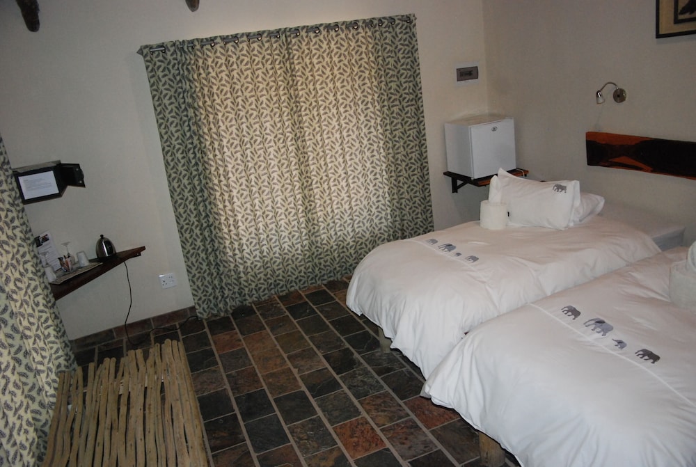 Luxury Room, 2 Twin Beds, Non Smoking, Ground Floor photo 3