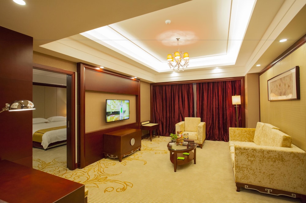 Deluxe Suite photo 2