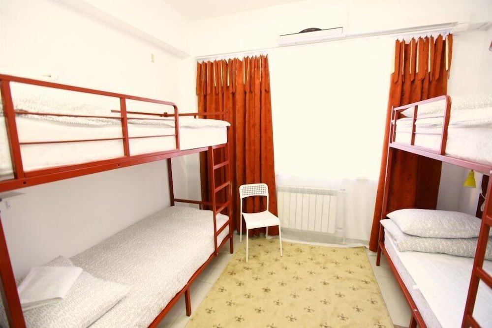 Bed in 6-Bed Female Dormitory Room photo 3