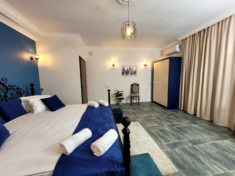 Elite Room