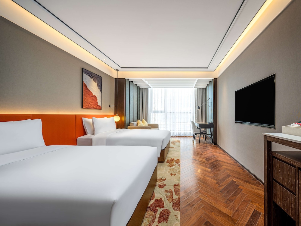 Deluxe Room, Multiple Beds