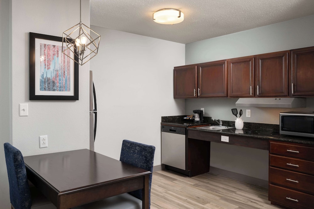 Studio, 1 King Bed, Accessible, Bathtub