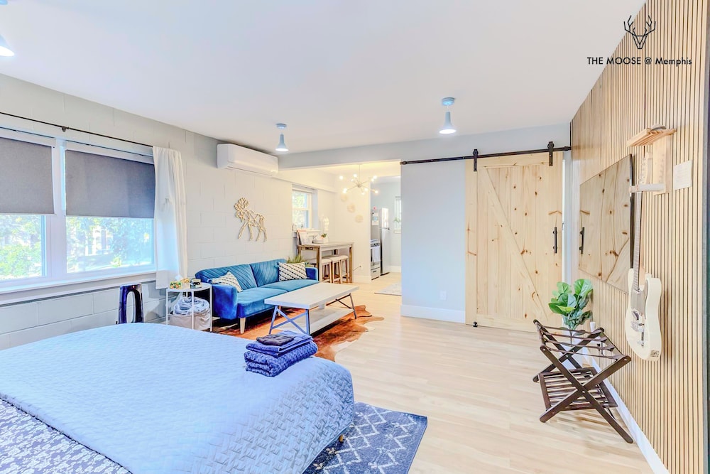 Luxury Studio Suite, 1 King Bed with Sofa bed, Non Smoking, City View