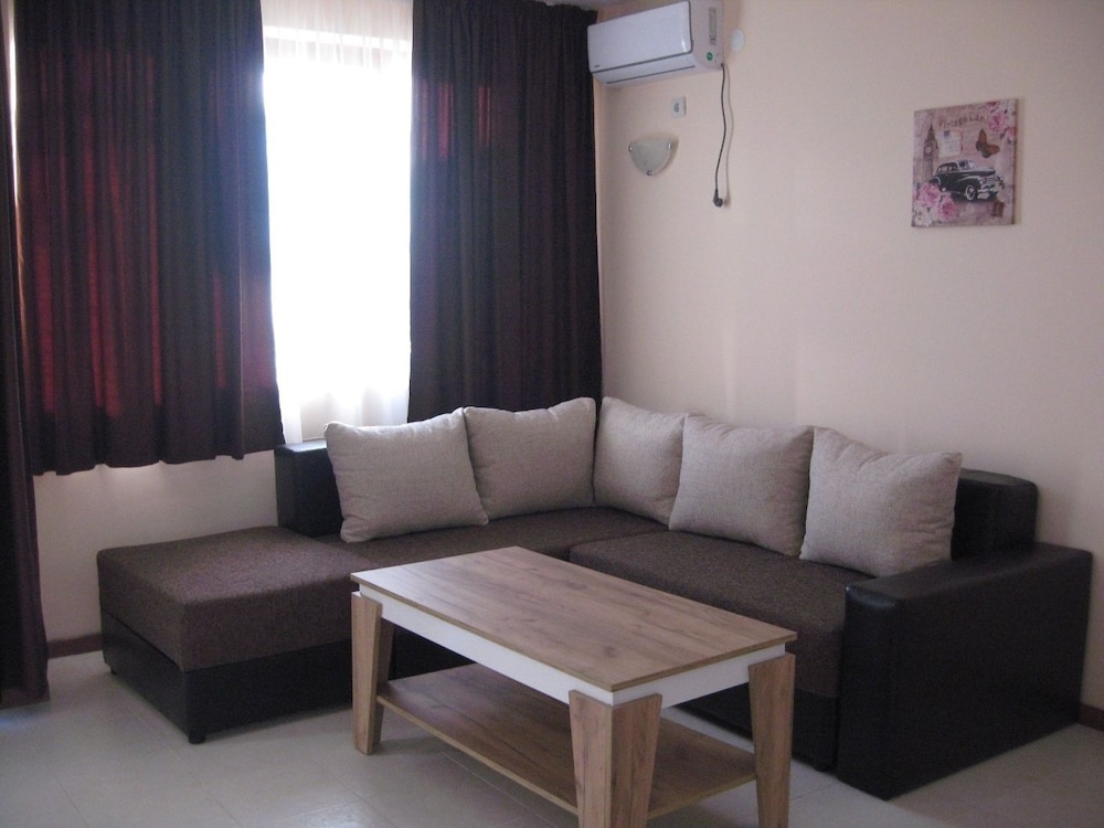 Comfort Villa, 2 Bedrooms, Kitchen, Partial Sea View
