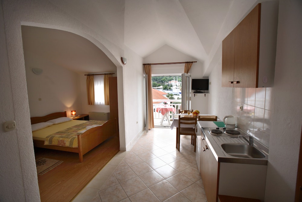 Room, 1 Bedroom, Smoking, Balcony photo 1