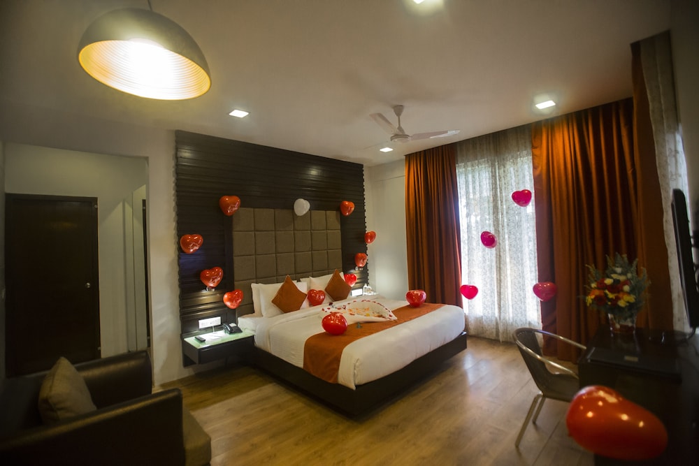 Royal Suite, 1 King Bed photo 2