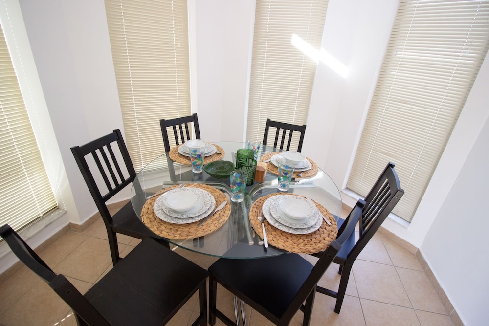 Apartment photo 2