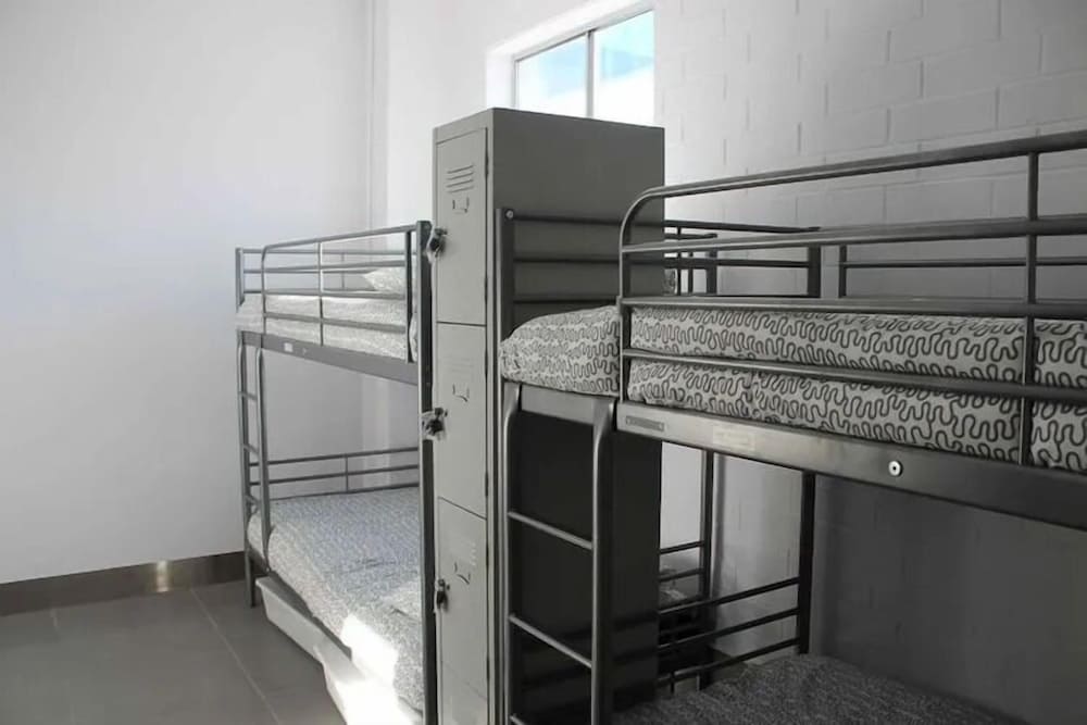 Bed in 6 Bed Mixed Dormitory Room photo 2
