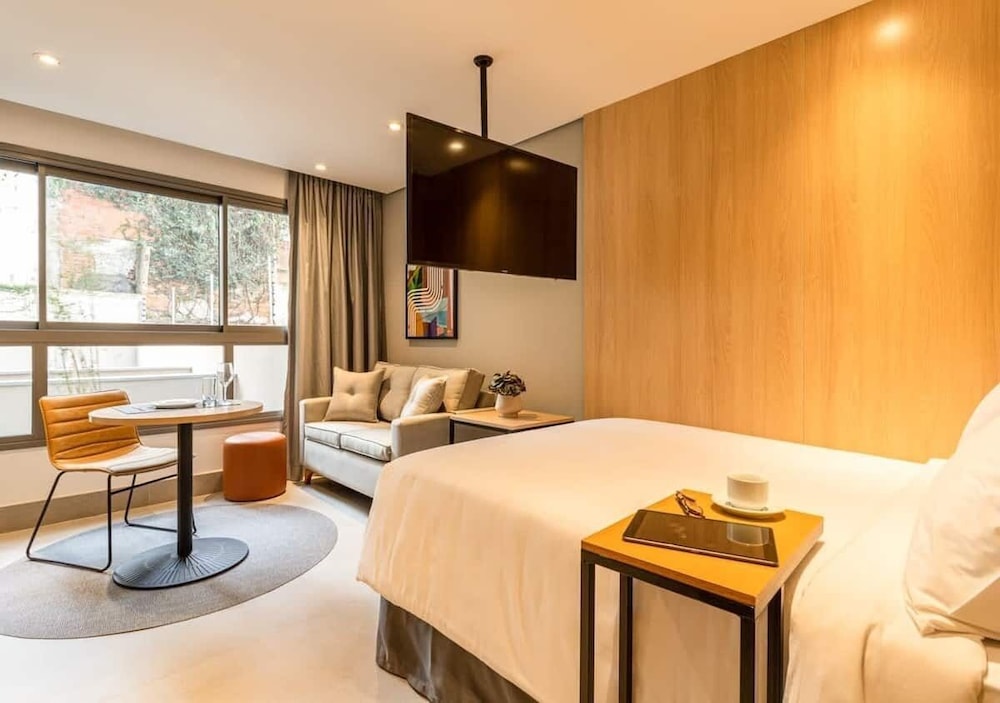 Premium Studio Suite - Photo 1