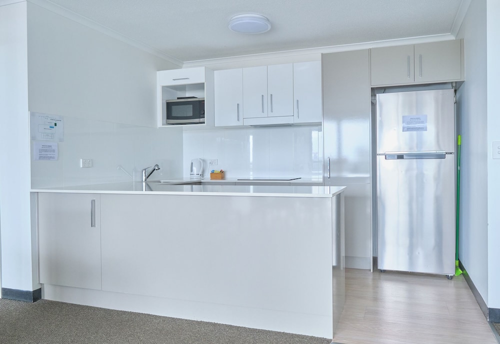 One Bedroom Riverview Apartment thumbnail 5