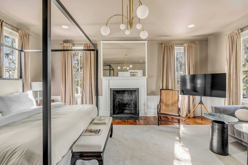 Luxury Suite