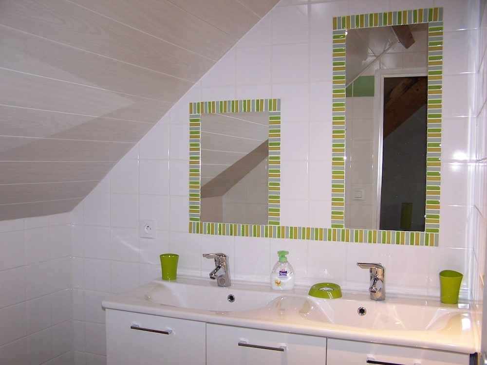 Room (Ecole) photo 2