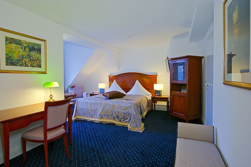 Deluxe Double Room - Photo 7