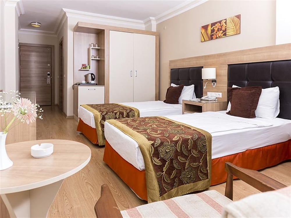 Standard Room, 1 Double or 2 Twin Beds - Photo 4