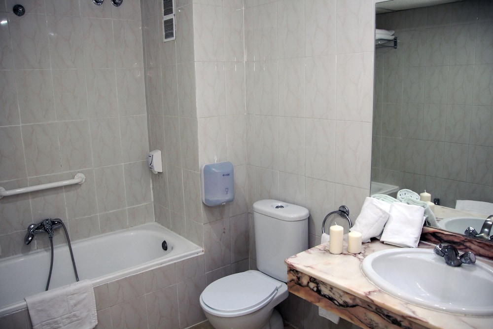 Double Room (Matrimonial-2 adults) photo 3