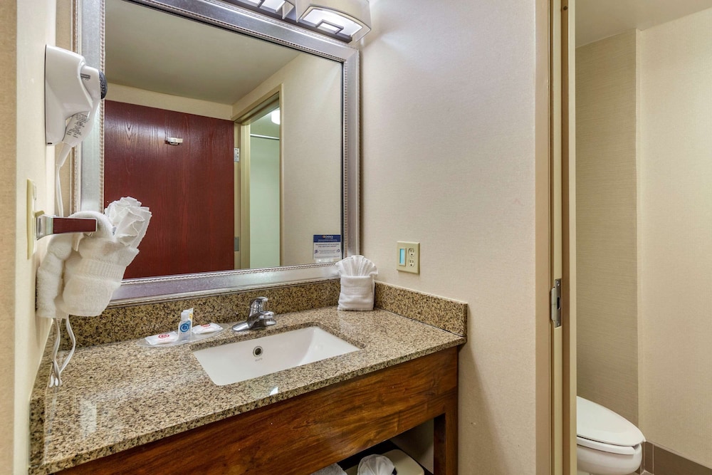 Suite, Multiple Beds, Accessible, Non Smoking - Photo 4